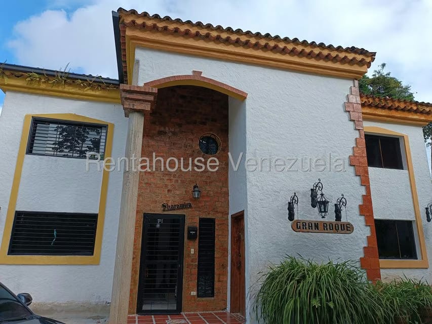 Townhouse (Duplex) en Venta en La Union, Distrito Metropolitano