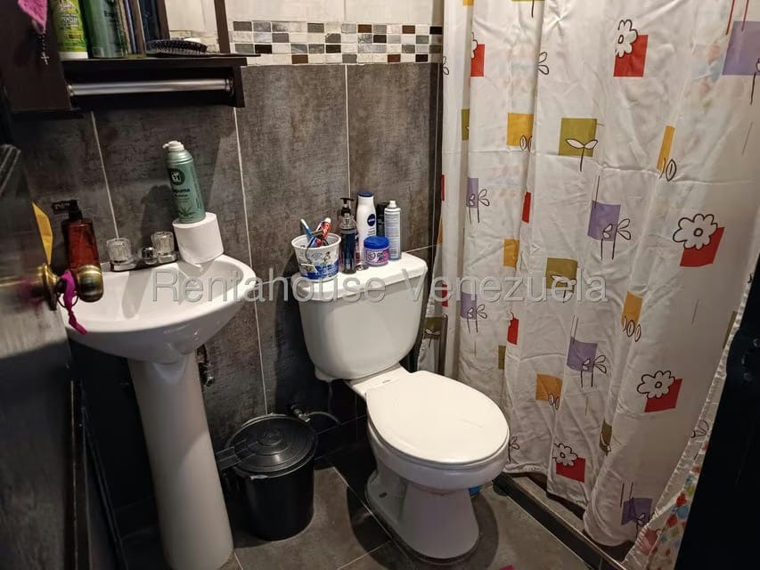Townhouse (Duplex) en Venta en La Union, Distrito Metropolitano - 25