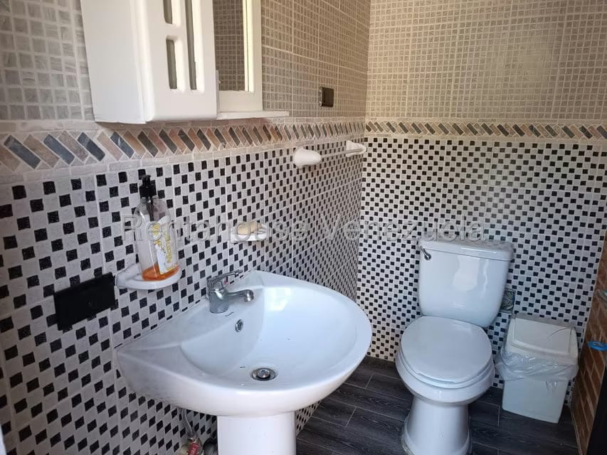 Townhouse (Duplex) en Venta en La Union, Distrito Metropolitano - 28