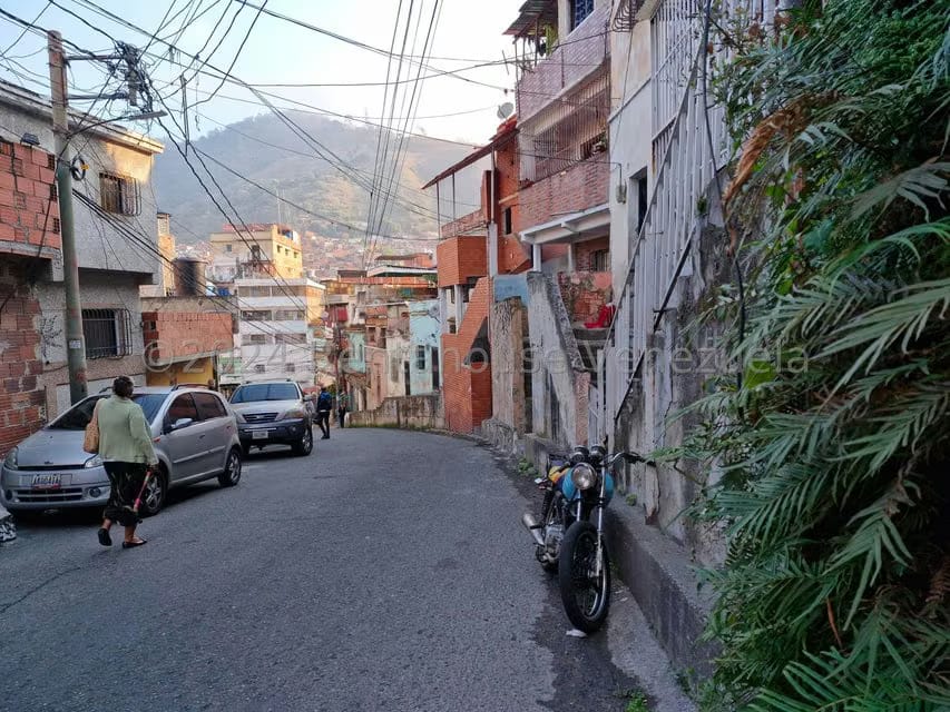 Casa (Multipes Niveles) en Venta en Ruperto Lugo, Distrito Metropolitano - 2