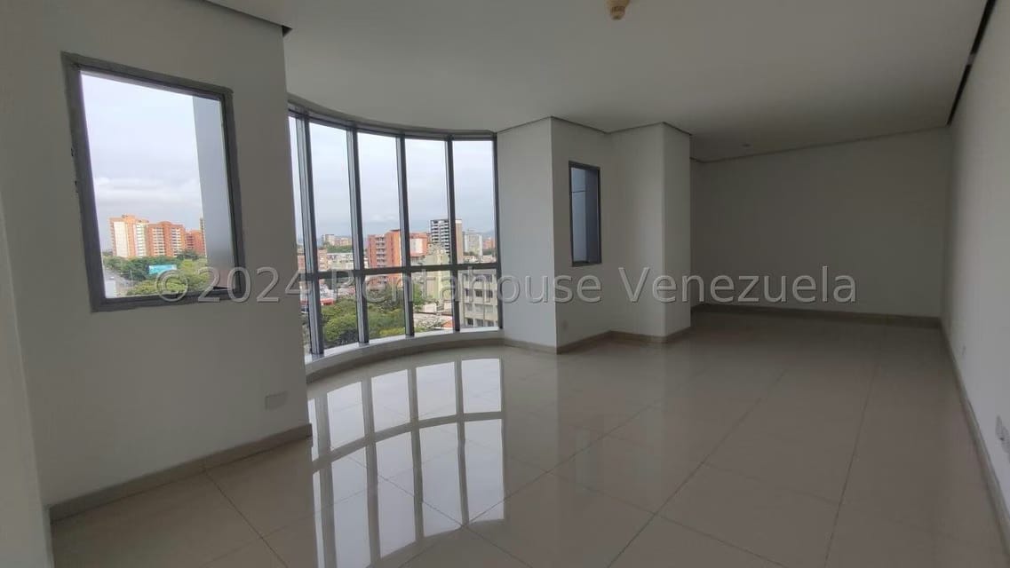 Comercial (Oficina) en Alquiler en Zona Este, Lara - 8