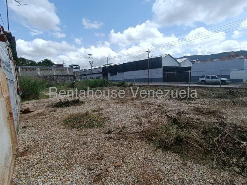 Terreno (Comercial) en Alquiler en Avenida Cedeno, Carabobo - 4