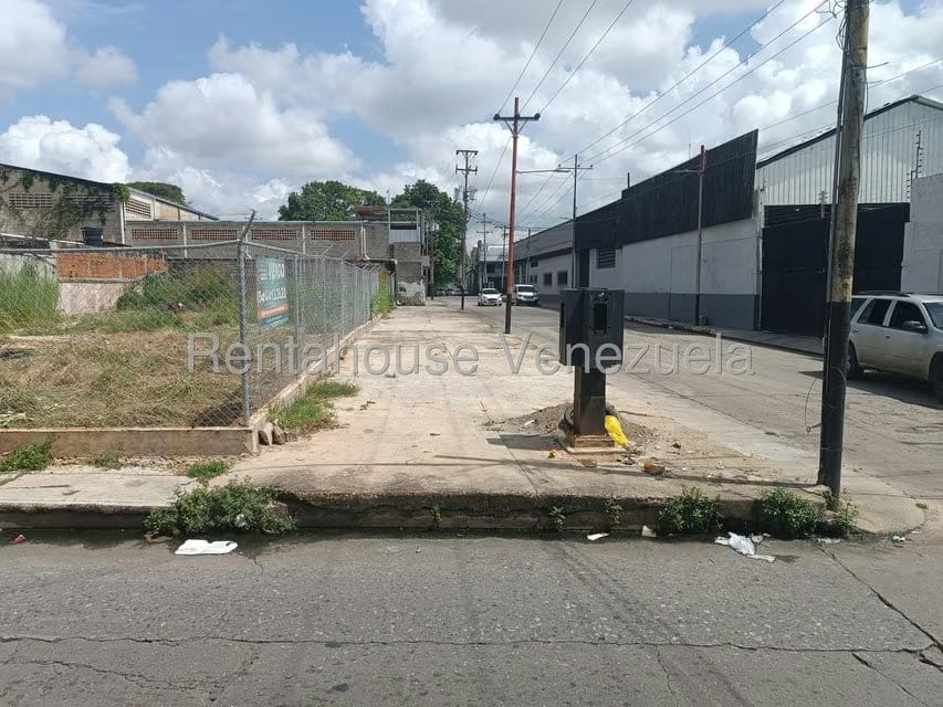 Terreno (Comercial) en Alquiler en Avenida Cedeno, Carabobo - 10