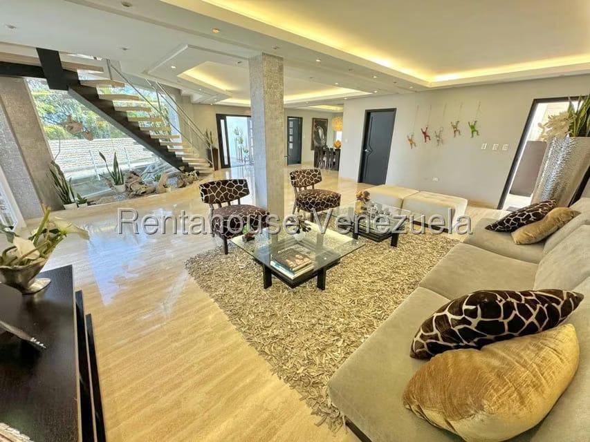 Casa (Multipes Niveles) en Venta en Los Naranjos del Cafetal, Distrito Metropolitano - 12