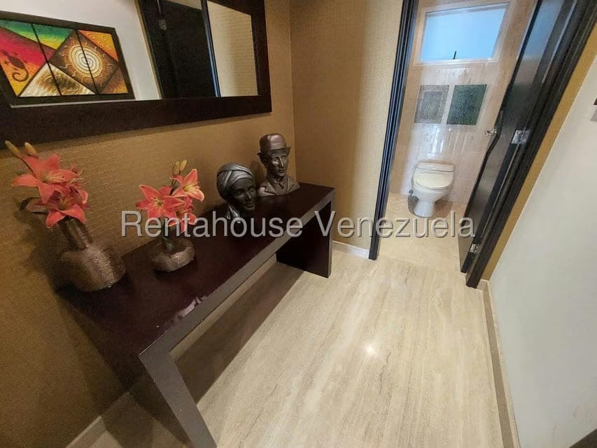 Casa (Multipes Niveles) en Venta en Los Naranjos del Cafetal, Distrito Metropolitano - 16
