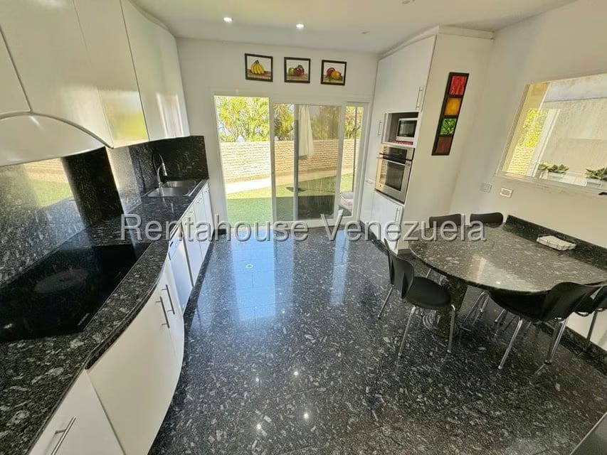 Casa (Multipes Niveles) en Venta en Los Naranjos del Cafetal, Distrito Metropolitano - 17