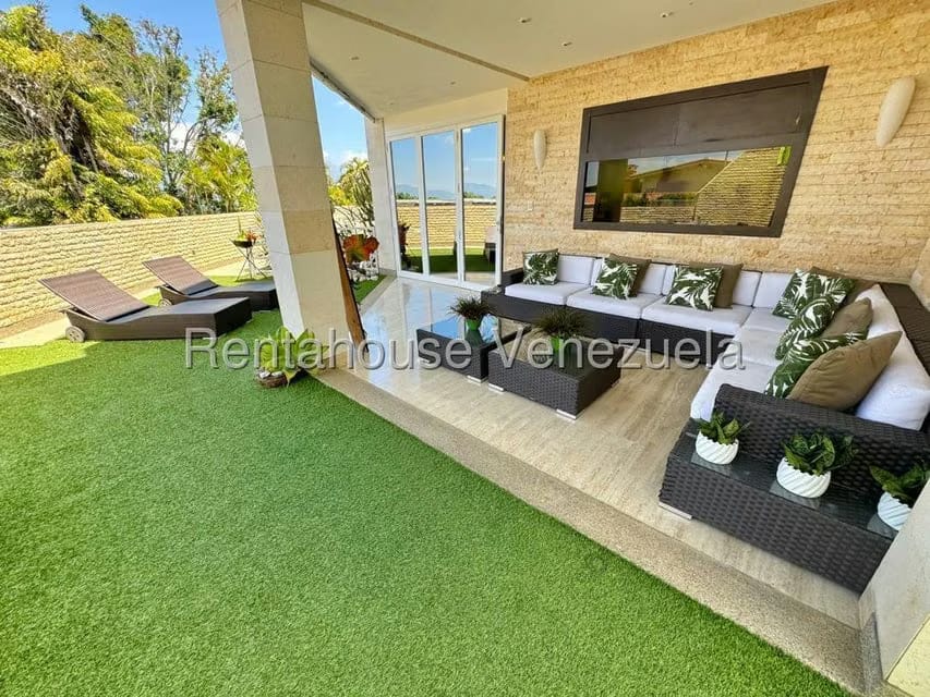 Casa (Multipes Niveles) en Venta en Los Naranjos del Cafetal, Distrito Metropolitano - 20
