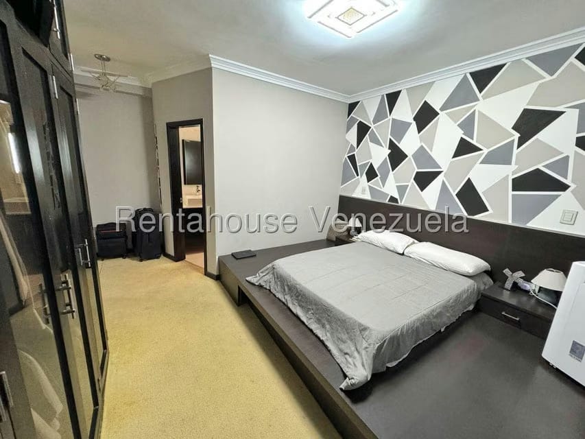 Casa (Multipes Niveles) en Venta en Los Naranjos del Cafetal, Distrito Metropolitano - 29