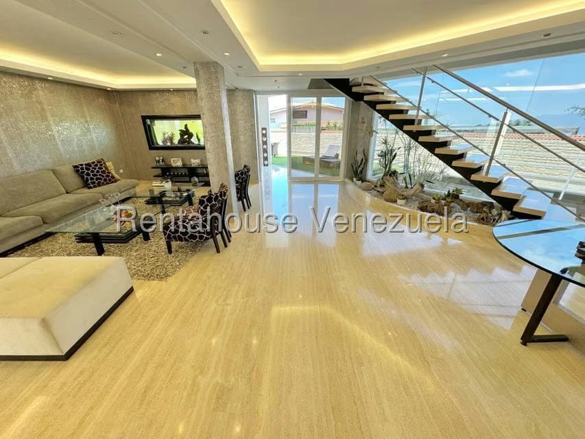 Casa (Multipes Niveles) en Venta en Los Naranjos del Cafetal, Distrito Metropolitano - 4