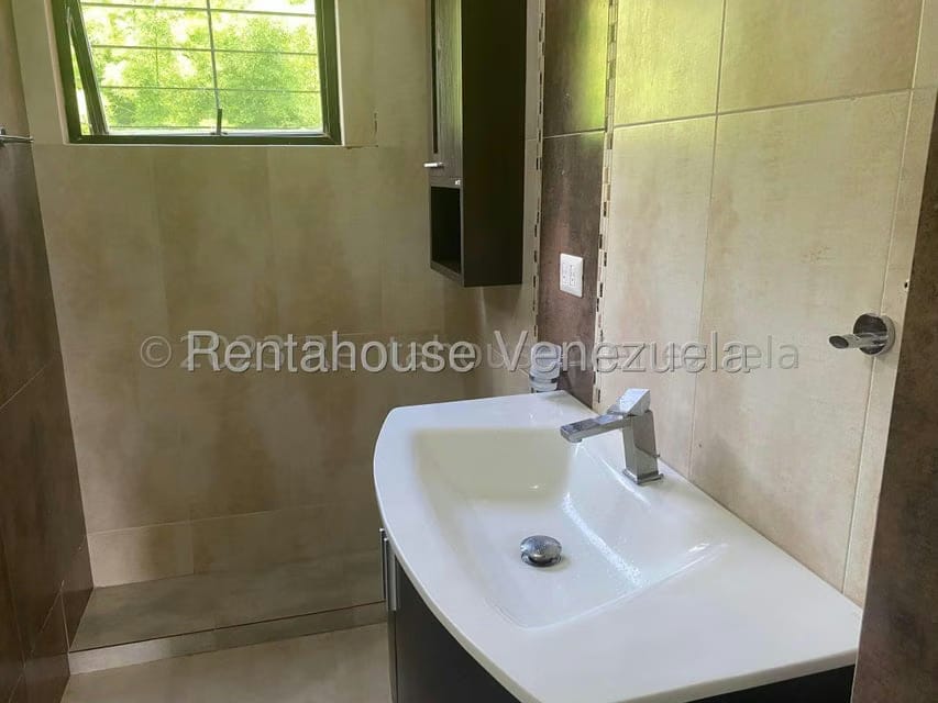 Apartamento (1 Nivel) en Venta en Solar del Hatillo, Distrito Metropolitano - 28