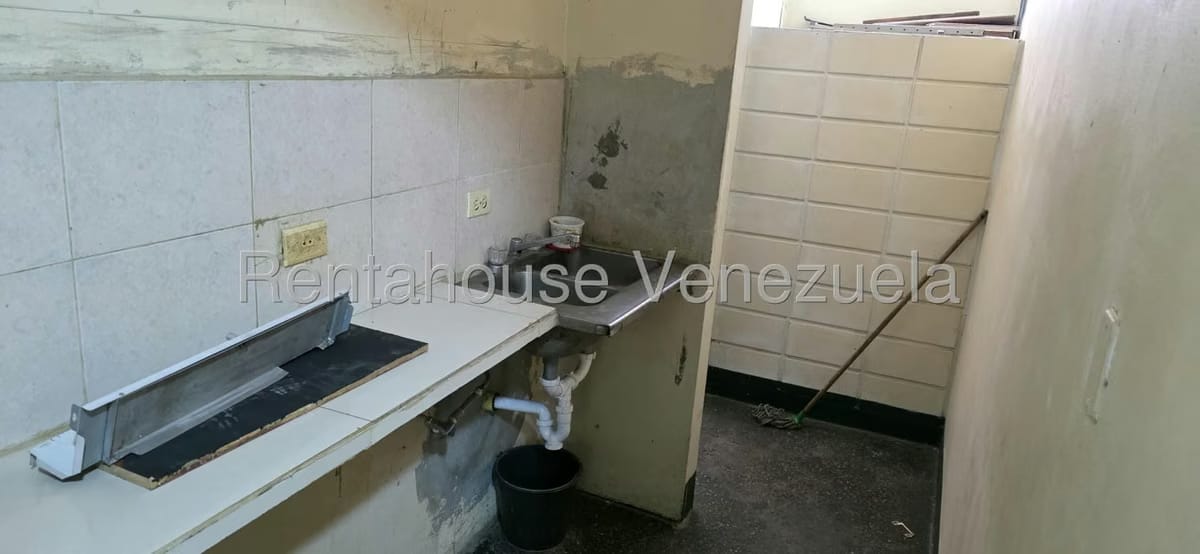 Comercial (Local Comercial) en Alquiler en Las Acacias, Distrito Metropolitano - 12