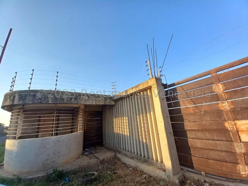 Terreno (Comercial) en Venta en Sector Independencia, Falcon - 2