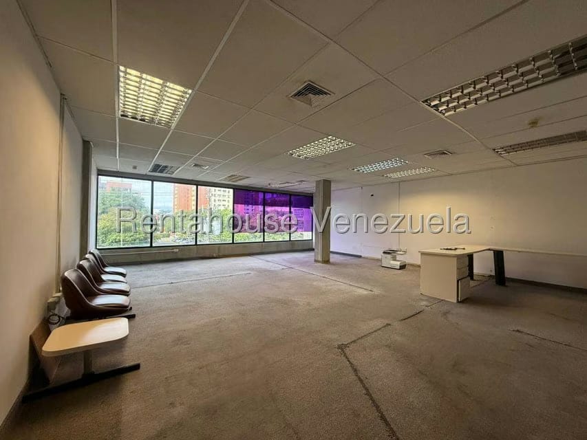 Comercial (Local Comercial) en Alquiler en El Parque, Lara - 2