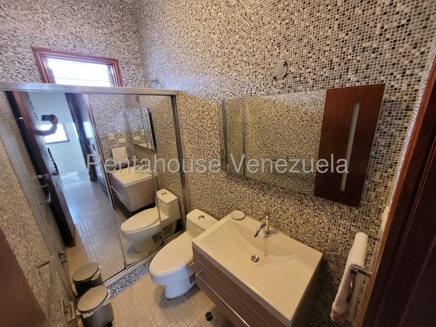 Casa (Multipes Niveles) en Venta en La Trinidad, Distrito Metropolitano - 11