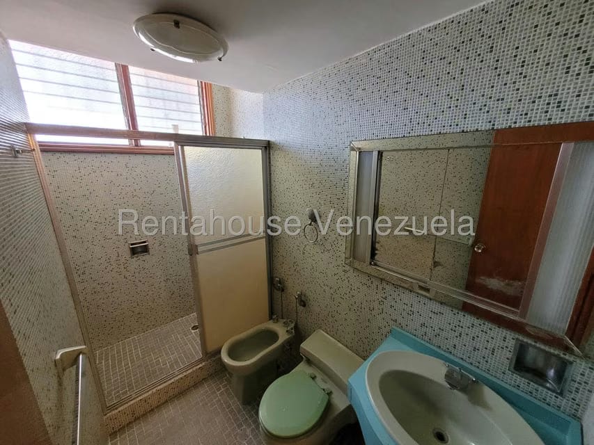 Casa (Multipes Niveles) en Venta en La Trinidad, Distrito Metropolitano - 25