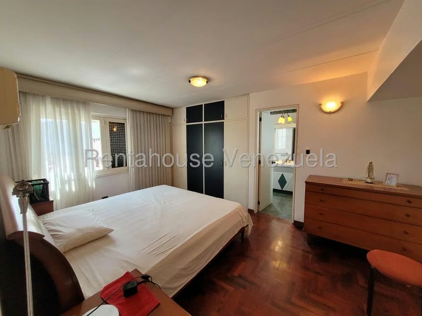 Casa (Multipes Niveles) en Venta en La Trinidad, Distrito Metropolitano - 39