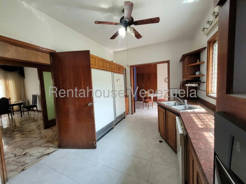Casa (Multipes Niveles) en Venta en La Trinidad, Distrito Metropolitano - 8