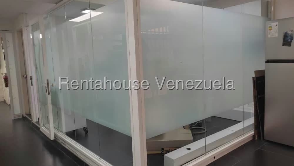 Comercial (Oficina) en Venta en Los Dos Caminos, Distrito Metropolitano - 13