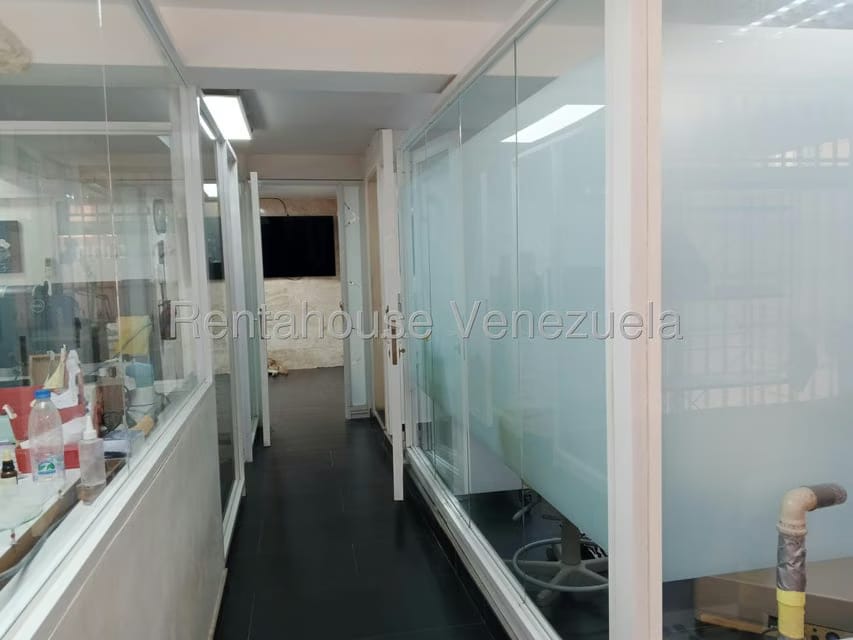 Comercial (Oficina) en Venta en Los Dos Caminos, Distrito Metropolitano - 14