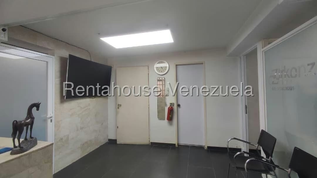 Comercial (Oficina) en Venta en Los Dos Caminos, Distrito Metropolitano - 4