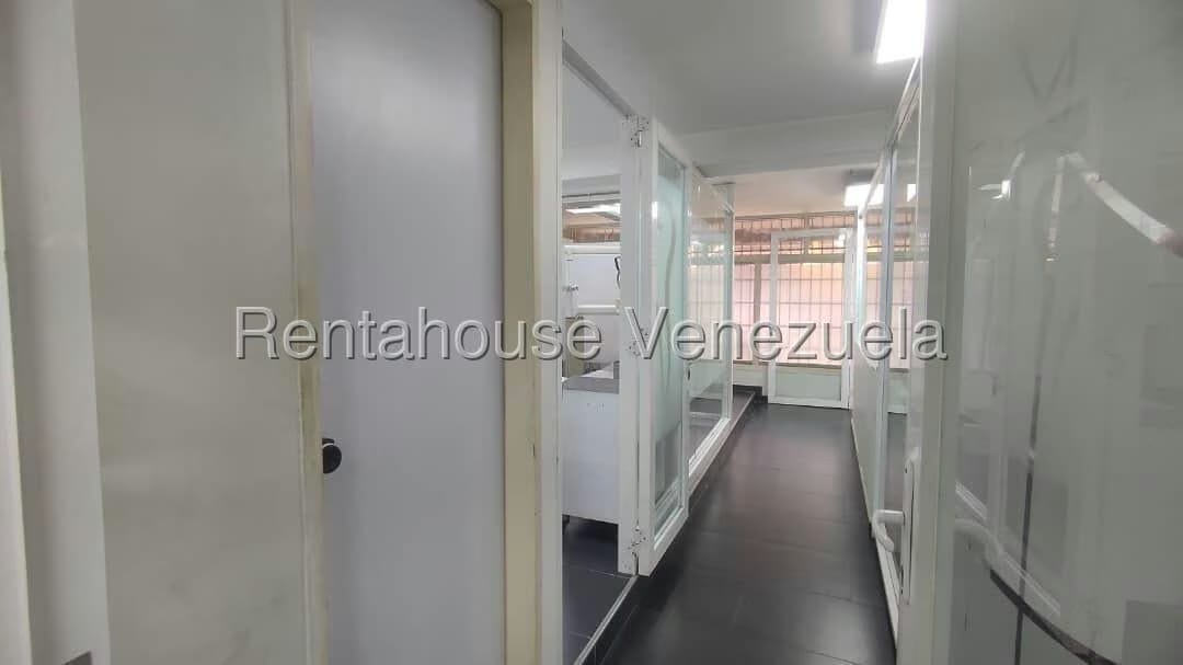 Comercial (Oficina) en Venta en Los Dos Caminos, Distrito Metropolitano - 5