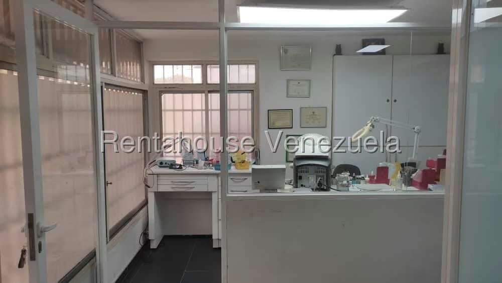 Comercial (Oficina) en Venta en Los Dos Caminos, Distrito Metropolitano - 10