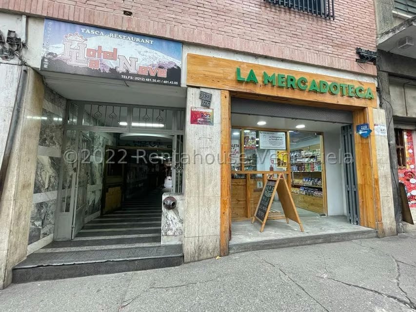 Comercial (Edificio) en Venta en Quinta Crespo, Distrito Metropolitano - 2