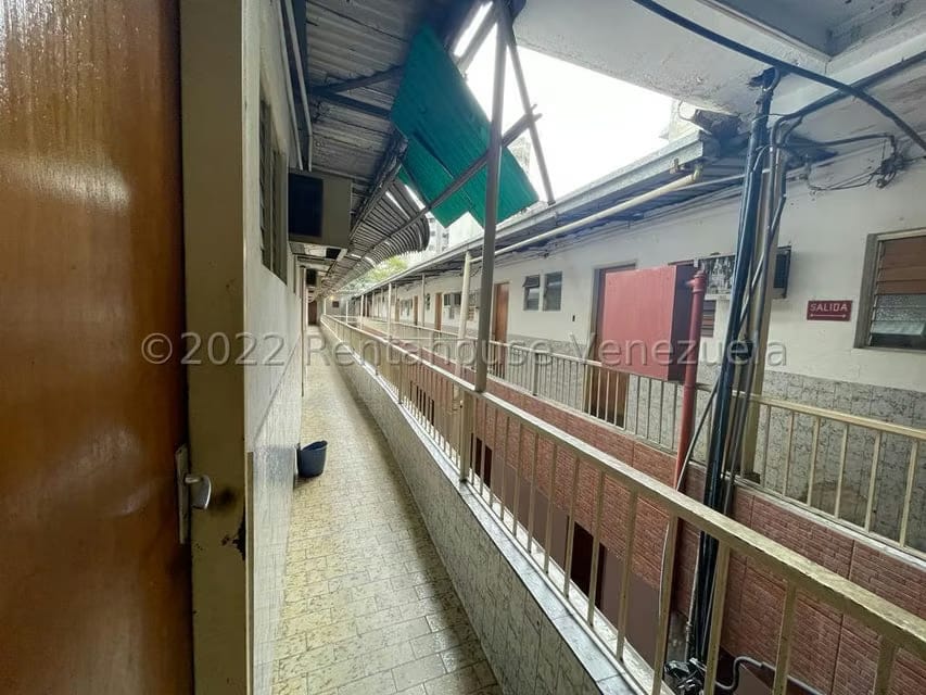 Comercial (Edificio) en Venta en Quinta Crespo, Distrito Metropolitano - 13