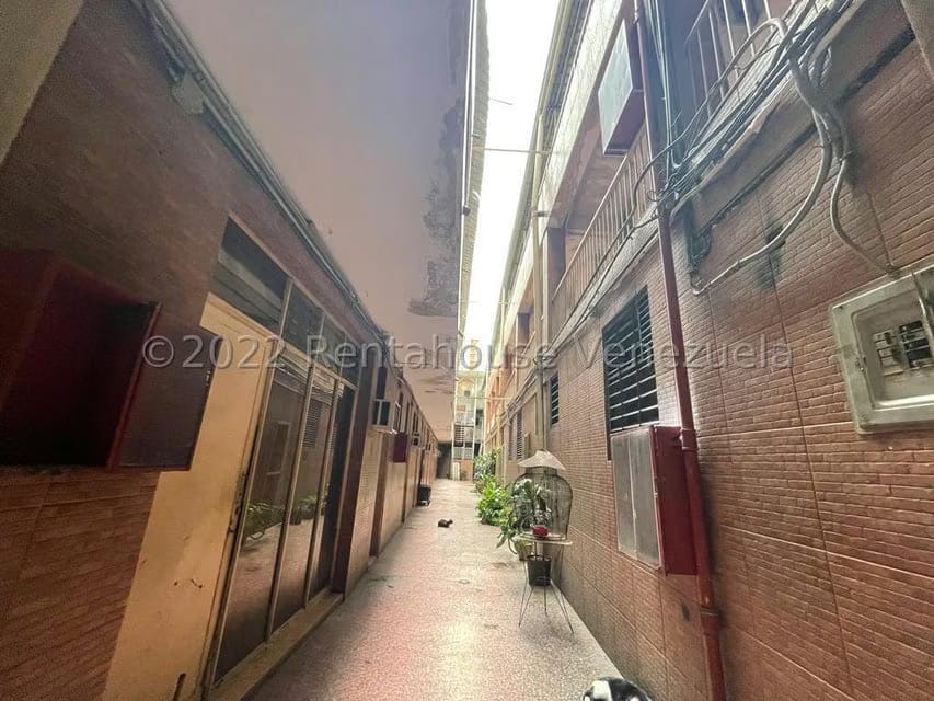 Comercial (Edificio) en Venta en Quinta Crespo, Distrito Metropolitano - 19