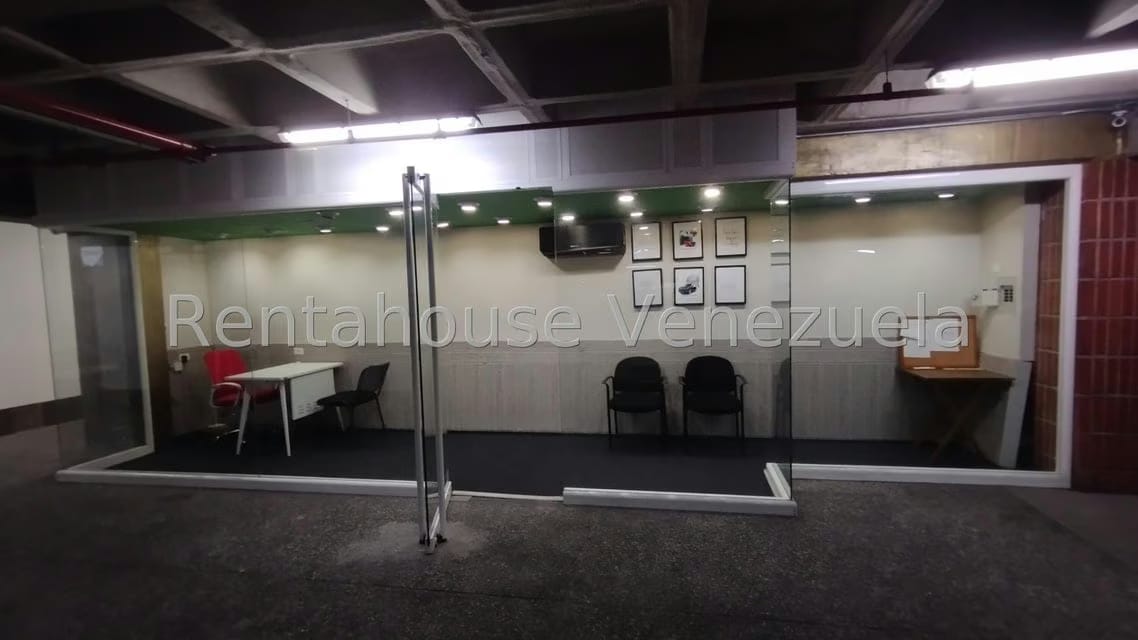 Comercial (Local Comercial) en Alquiler en Colinas de Valle Arriba, Distrito Metropolitano