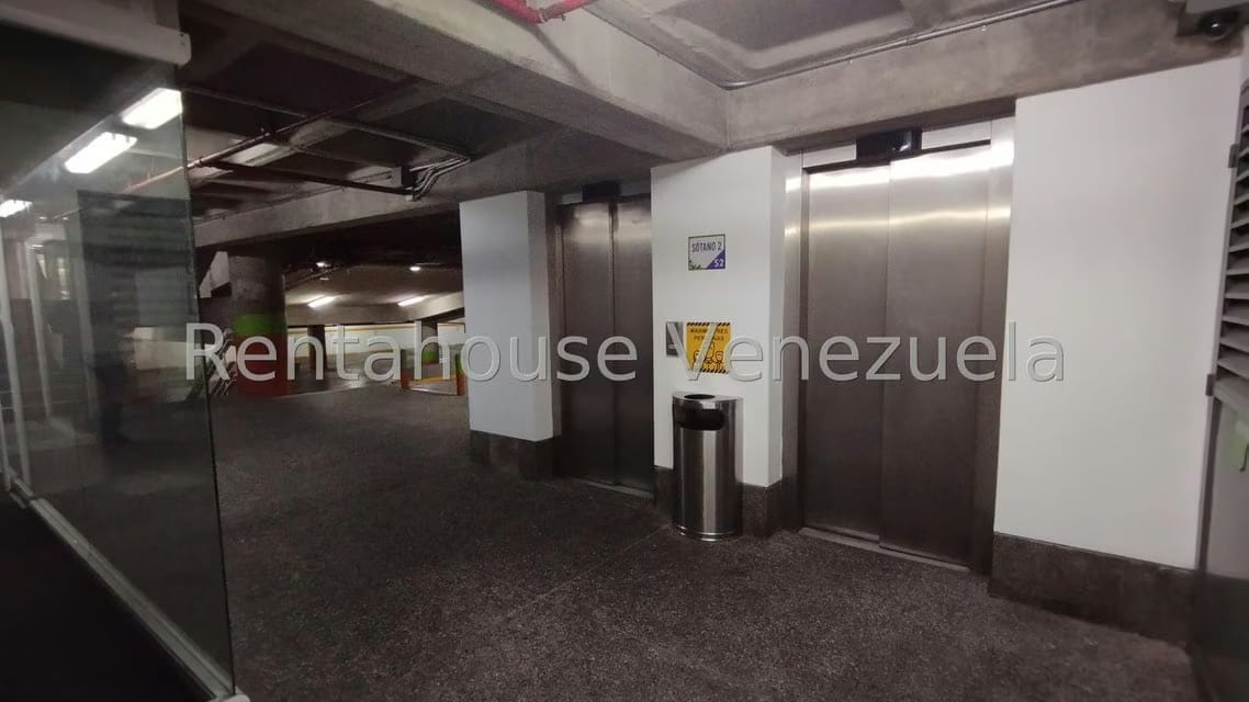 Comercial (Local Comercial) en Alquiler en Colinas de Valle Arriba, Distrito Metropolitano - 5