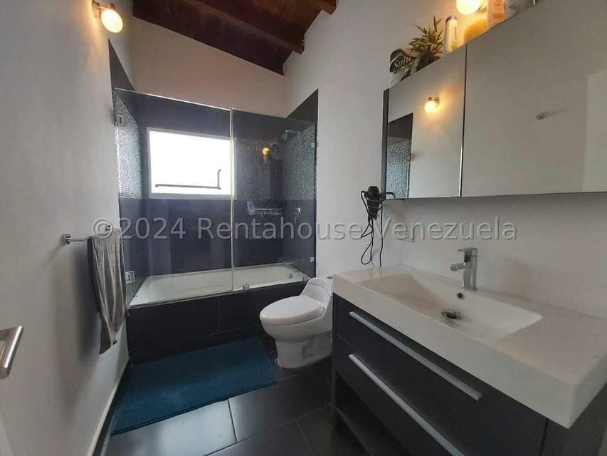 Casa (Duplex) en Venta en Sorocaima, Distrito Metropolitano - 22