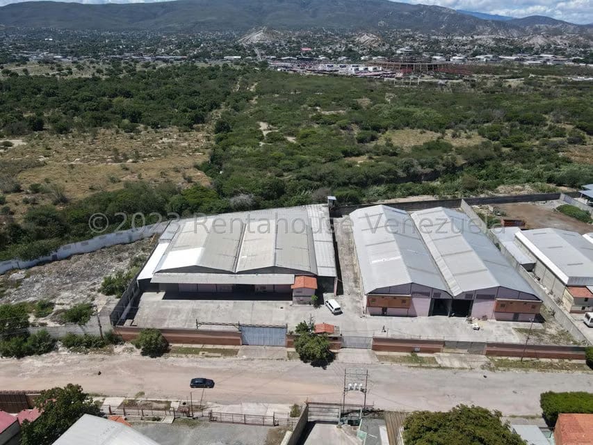 Comercial (Galpon - Deposito) en Venta en Zona Industrial 3, Lara - 16
