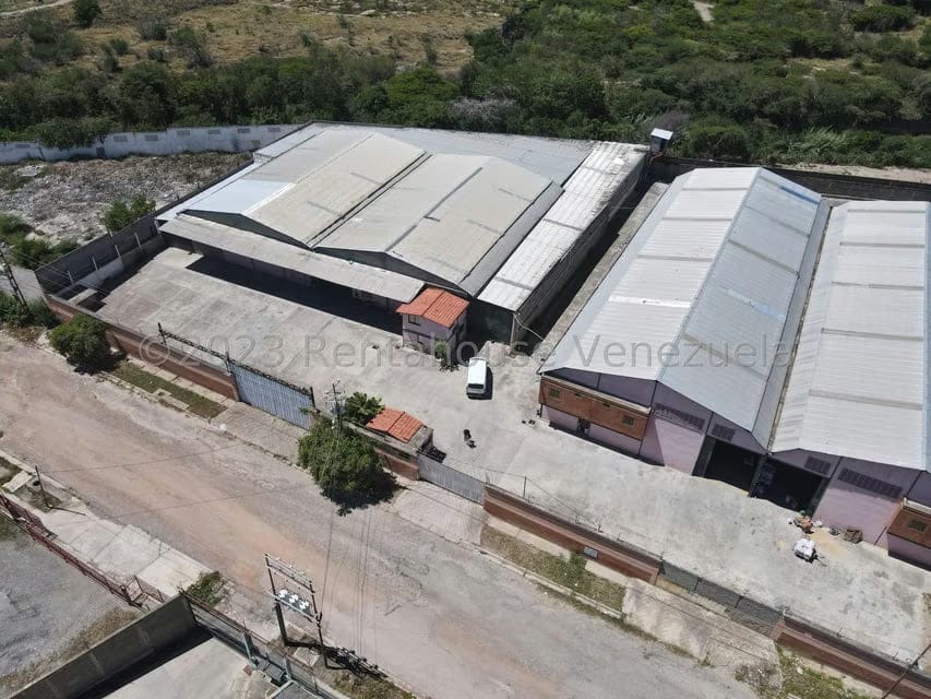 Comercial (Galpon - Deposito) en Venta en Zona Industrial 3, Lara - 17