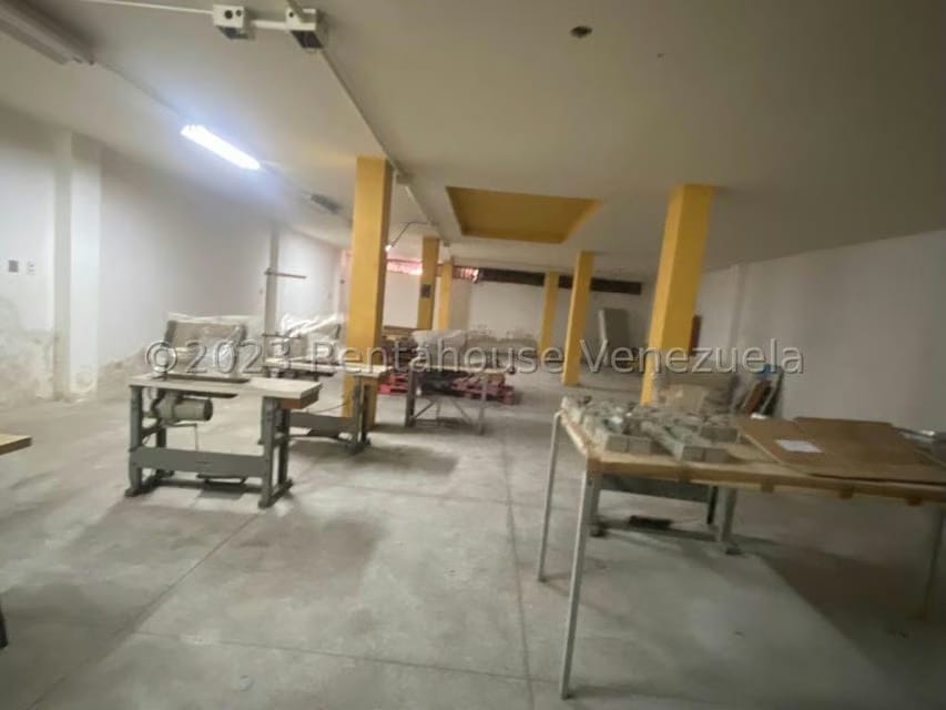 Comercial (Edificio) en Venta en Catia, Distrito Metropolitano - 5