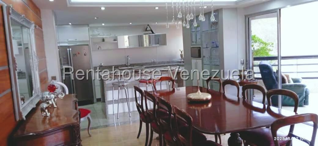 Apartamento (1 Nivel) en Venta en Los Campitos, Distrito Metropolitano - 2