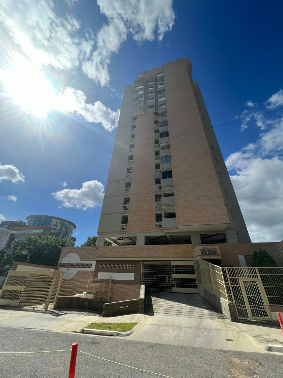 Tomasa Salazar Alquila PH Edificio ARIA