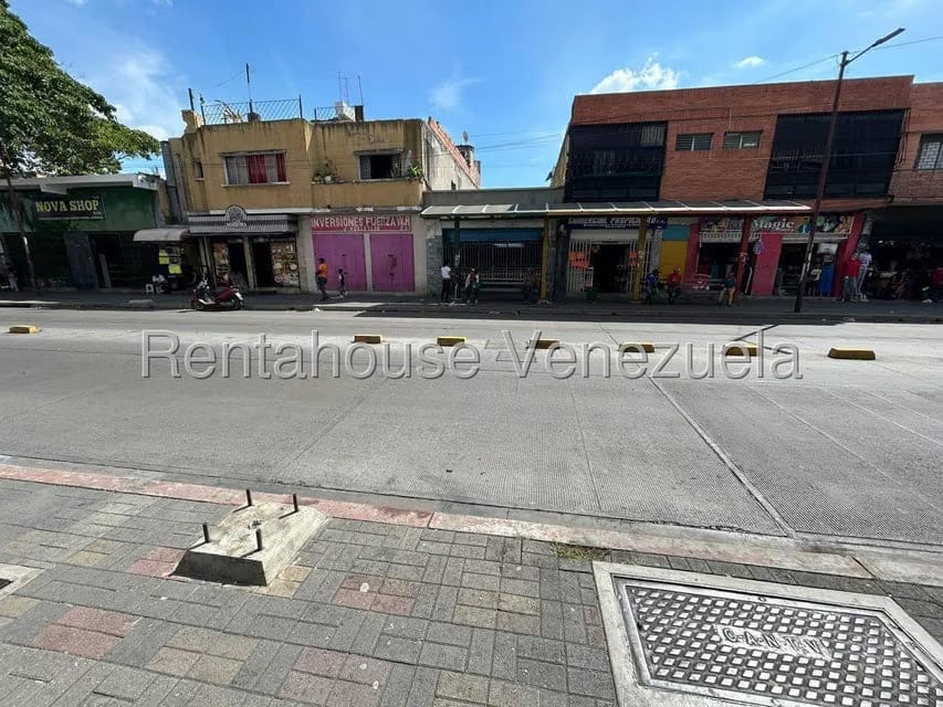 Comercial (Local Comercial) en Venta en Centro, Lara - 2