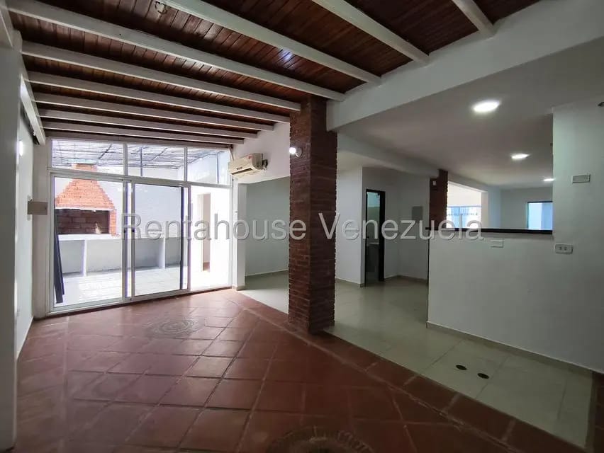 Casa (Duplex) en Alquiler en Trapiche Villas, Lara - 22