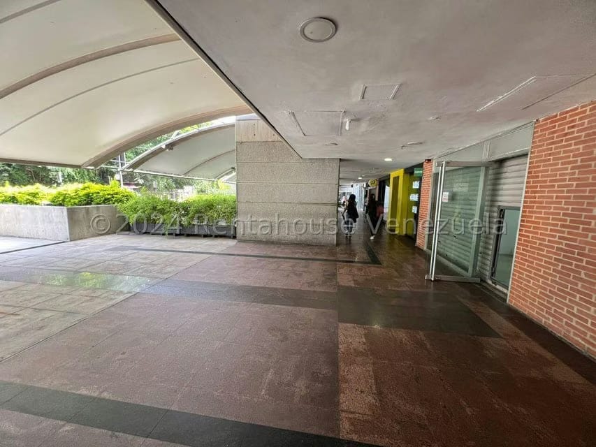 Comercial (Local Comercial) en Alquiler en El Cafetal, Distrito Metropolitano - 2