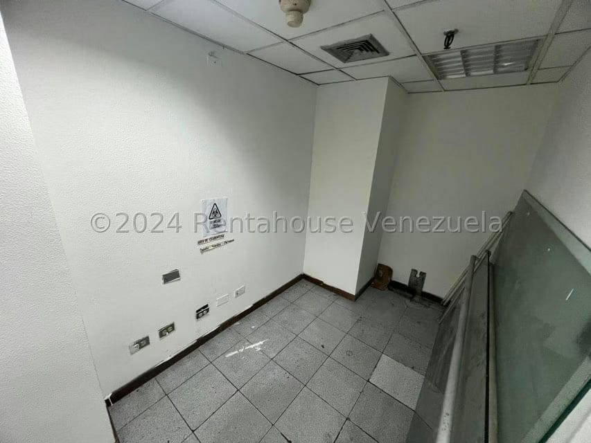 Comercial (Local Comercial) en Alquiler en El Cafetal, Distrito Metropolitano - 11