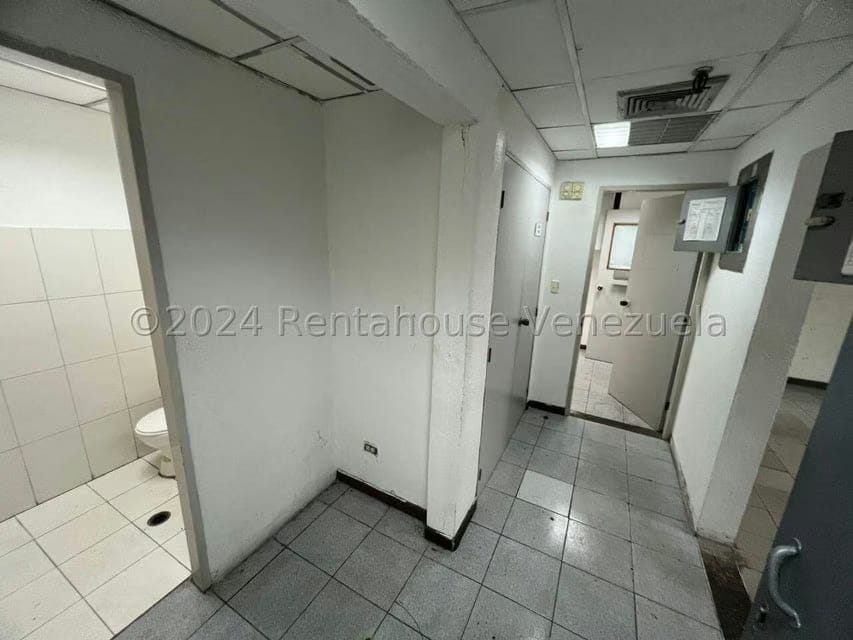 Comercial (Local Comercial) en Alquiler en El Cafetal, Distrito Metropolitano - 12