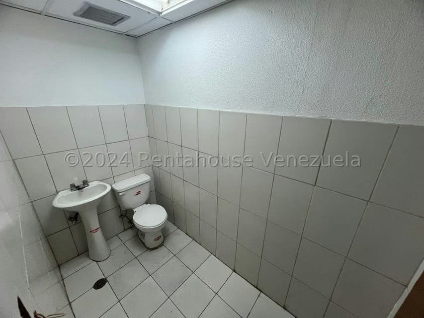 Comercial (Local Comercial) en Alquiler en El Cafetal, Distrito Metropolitano - 15