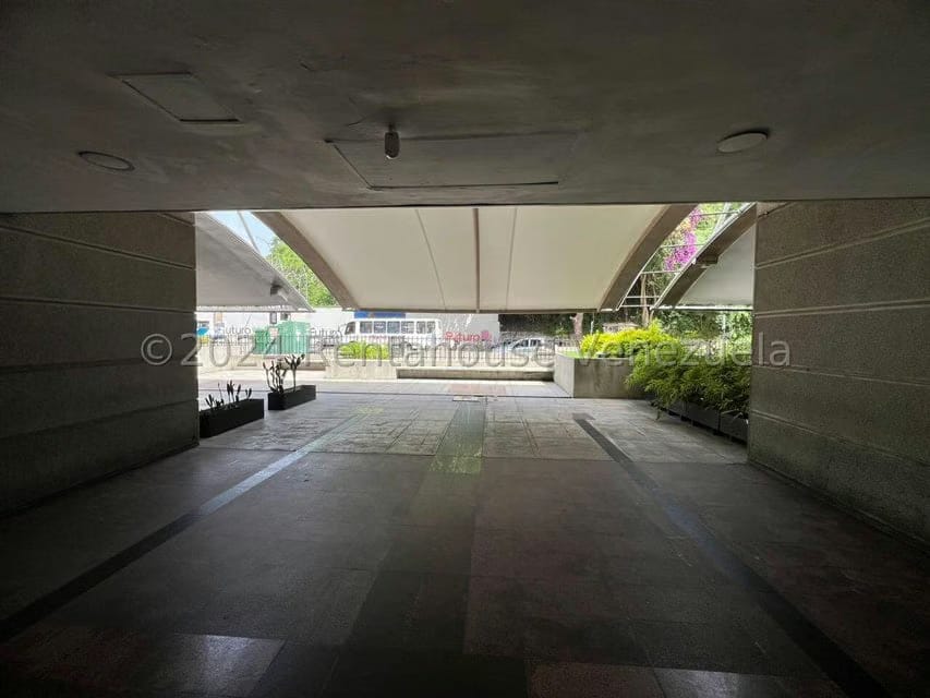 Comercial (Local Comercial) en Alquiler en El Cafetal, Distrito Metropolitano - 5