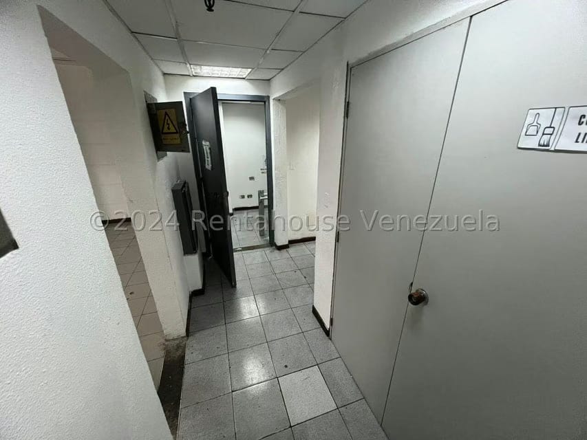 Comercial (Local Comercial) en Alquiler en El Cafetal, Distrito Metropolitano - 9