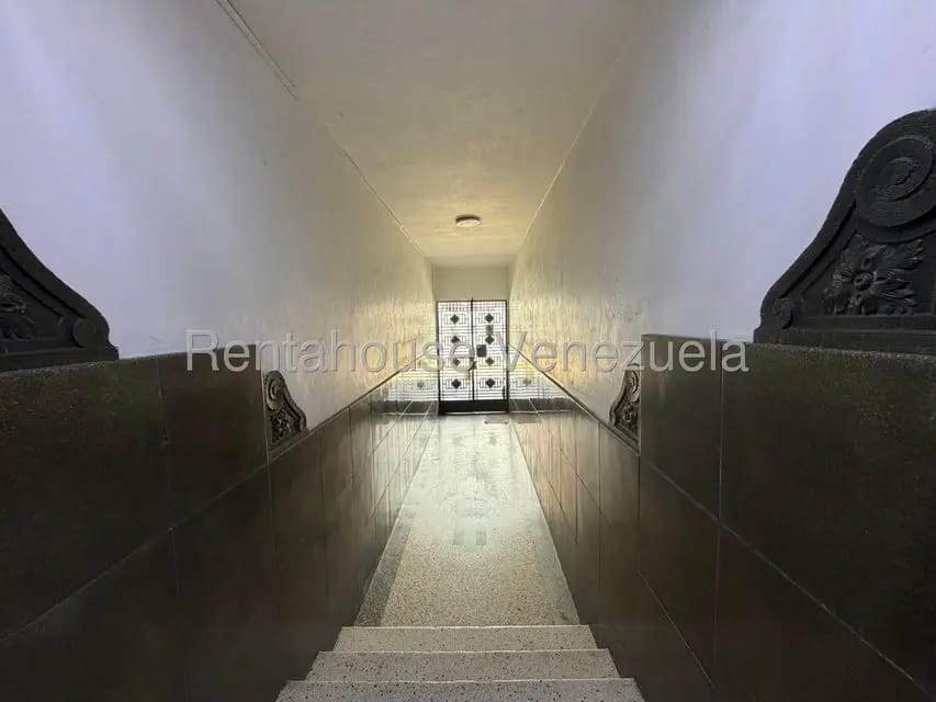 Apartamento (1 Nivel) en Venta en Parroquia Altagracia, Distrito Metropolitano - 2