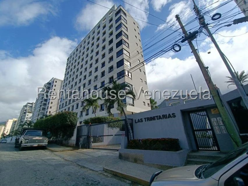 Apartamento (Duplex) en Alquiler en Sector las Quince Letras, Vargas