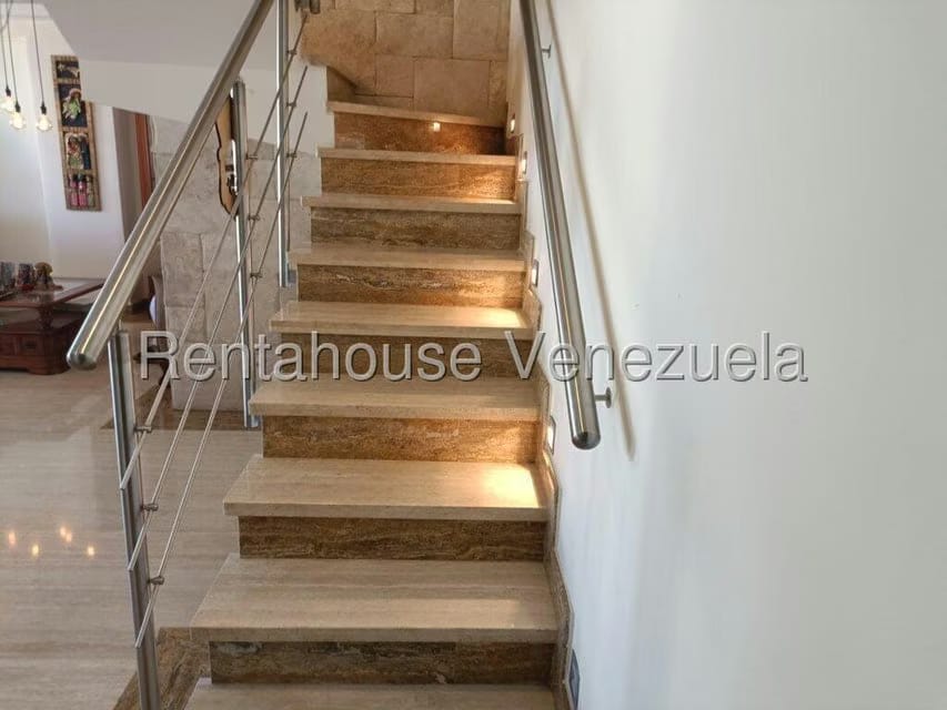 Apartamento (Duplex) en Alquiler en Sector las Quince Letras, Vargas - 15