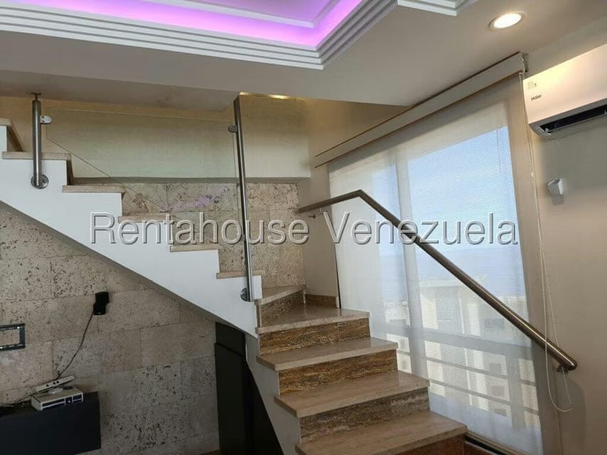 Apartamento (Duplex) en Alquiler en Sector las Quince Letras, Vargas - 20