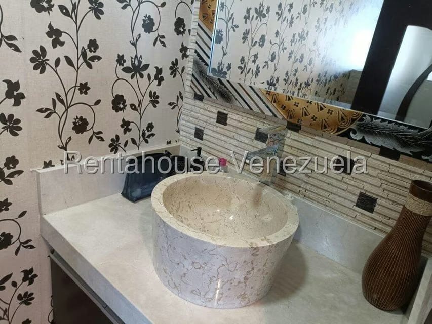Apartamento (Duplex) en Alquiler en Sector las Quince Letras, Vargas - 21